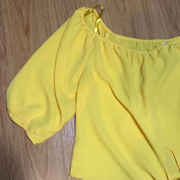 Yellow off shoulder blouse - Picture 3 of 4
